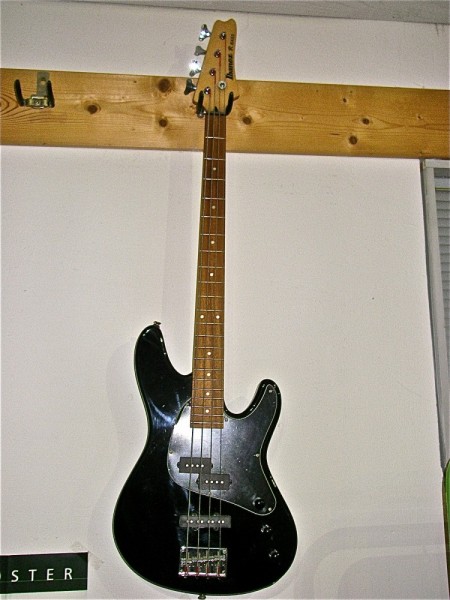 Ibanez E-Bass TR 70 Dunkelblau